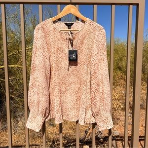 ⬇️💲Simply Vera VERAWANG NWT Women’s Blouse  XL Color Beige/Light Brown Design